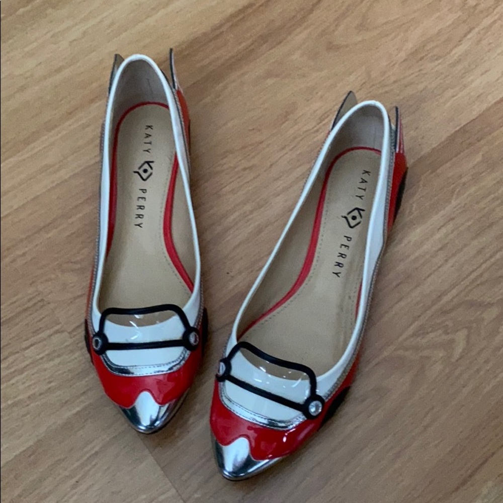 Katy Perry car shoes